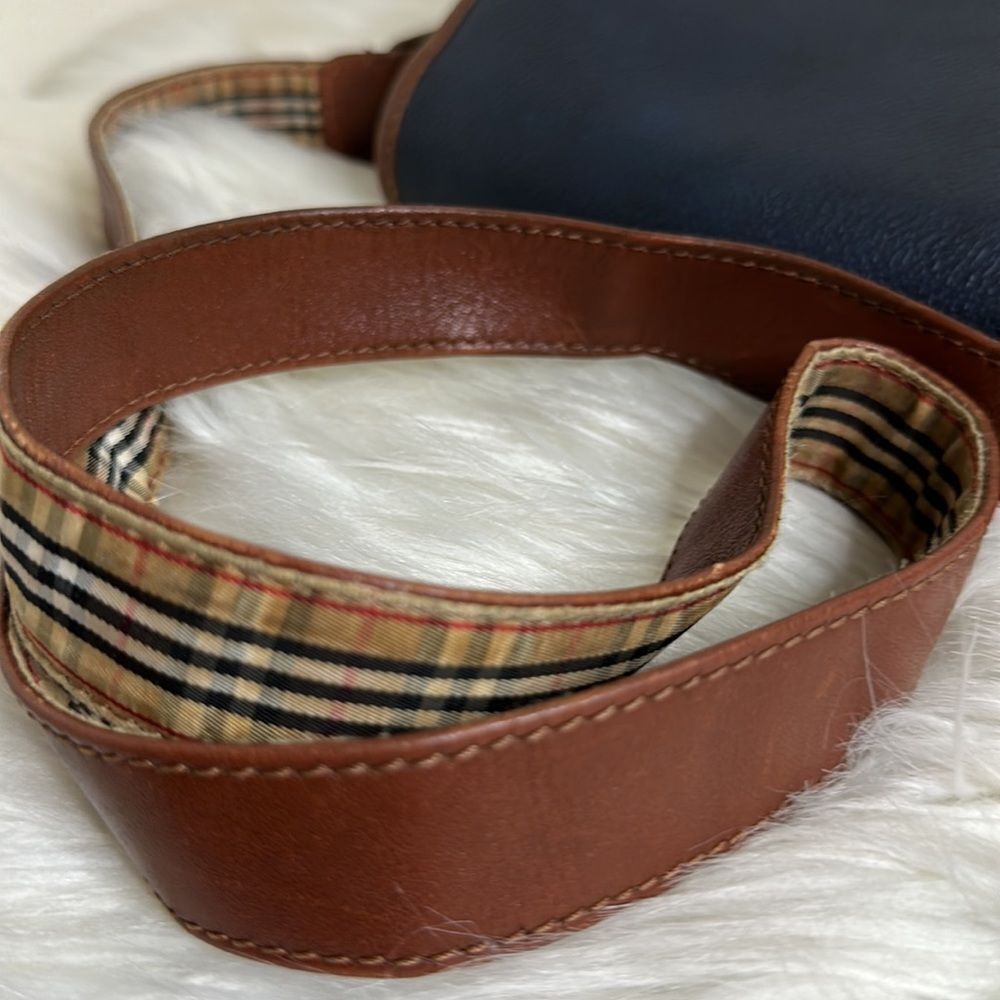 💯Authentic Burberry Shoulder Bag💯 - Picture 6 of 17